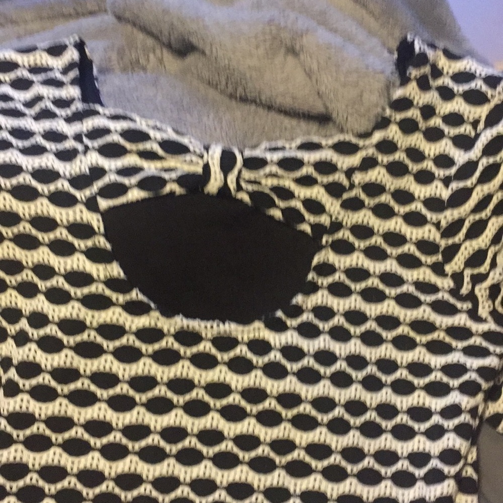 Modest black and white skater dress - Picture 5 of 5